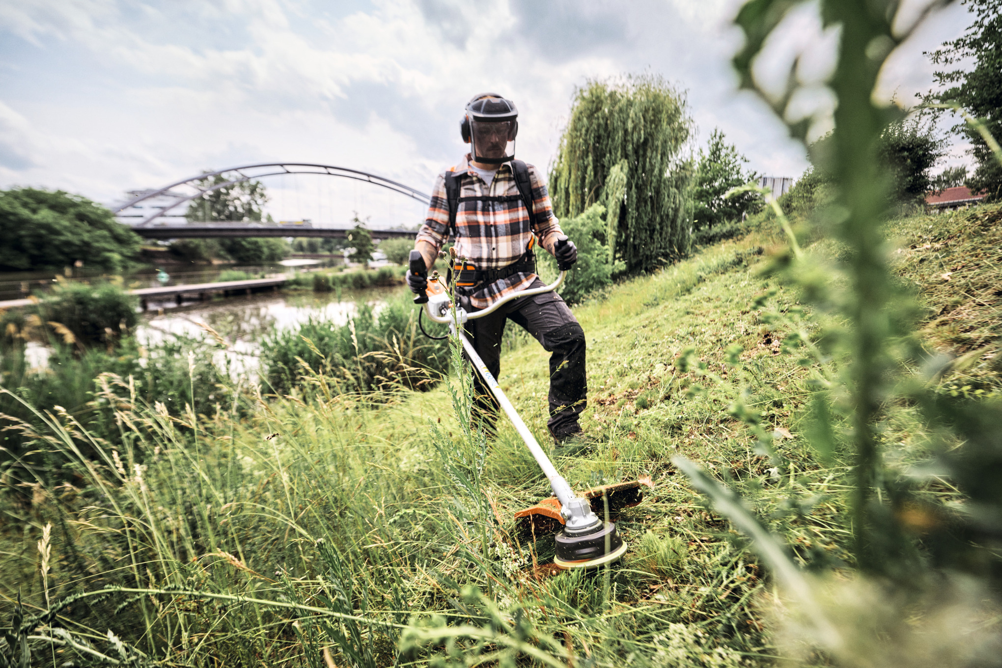 Débroussailleuse sur batterie FSA 250