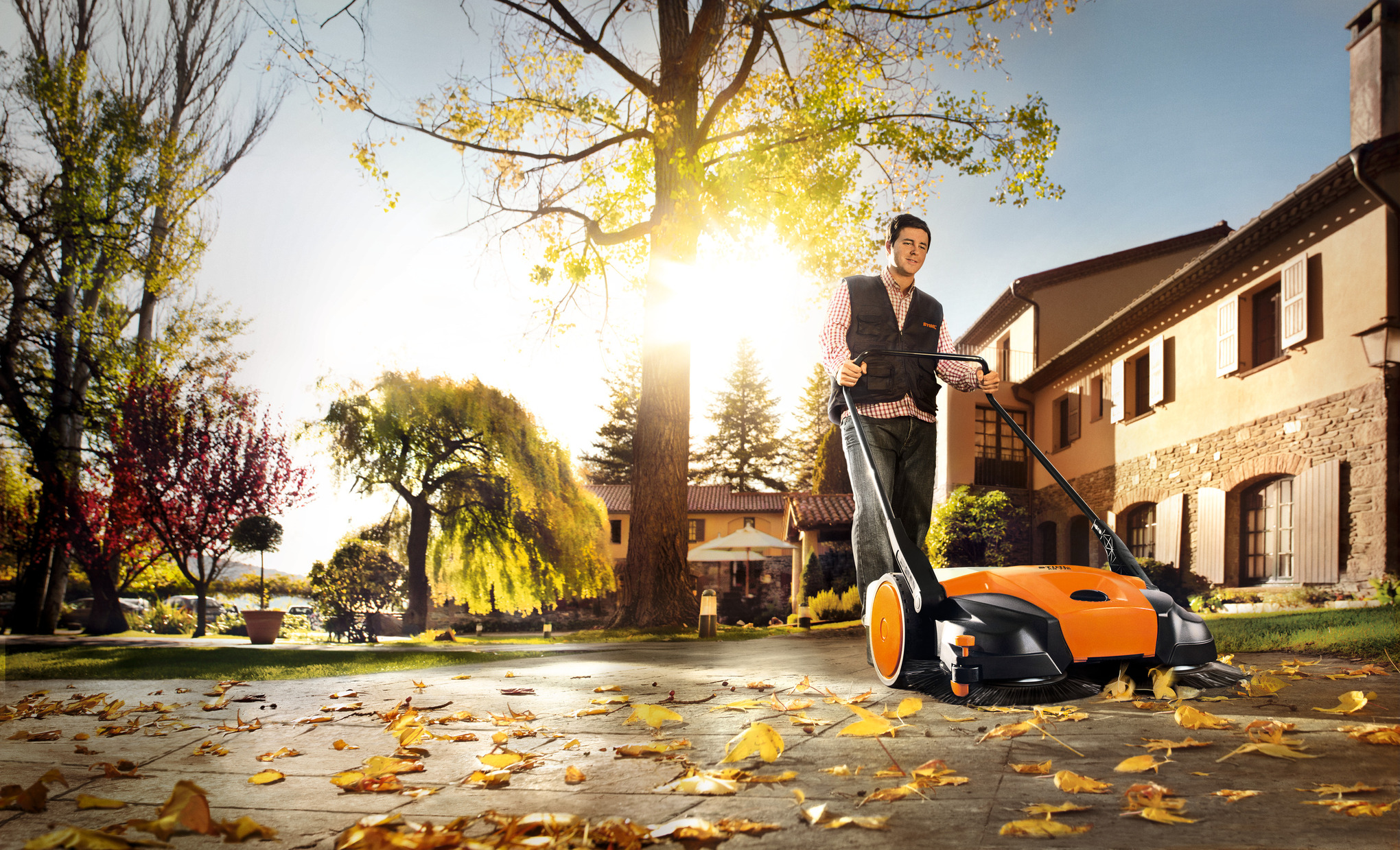 Balayeuse mécanique STIHL KG 770