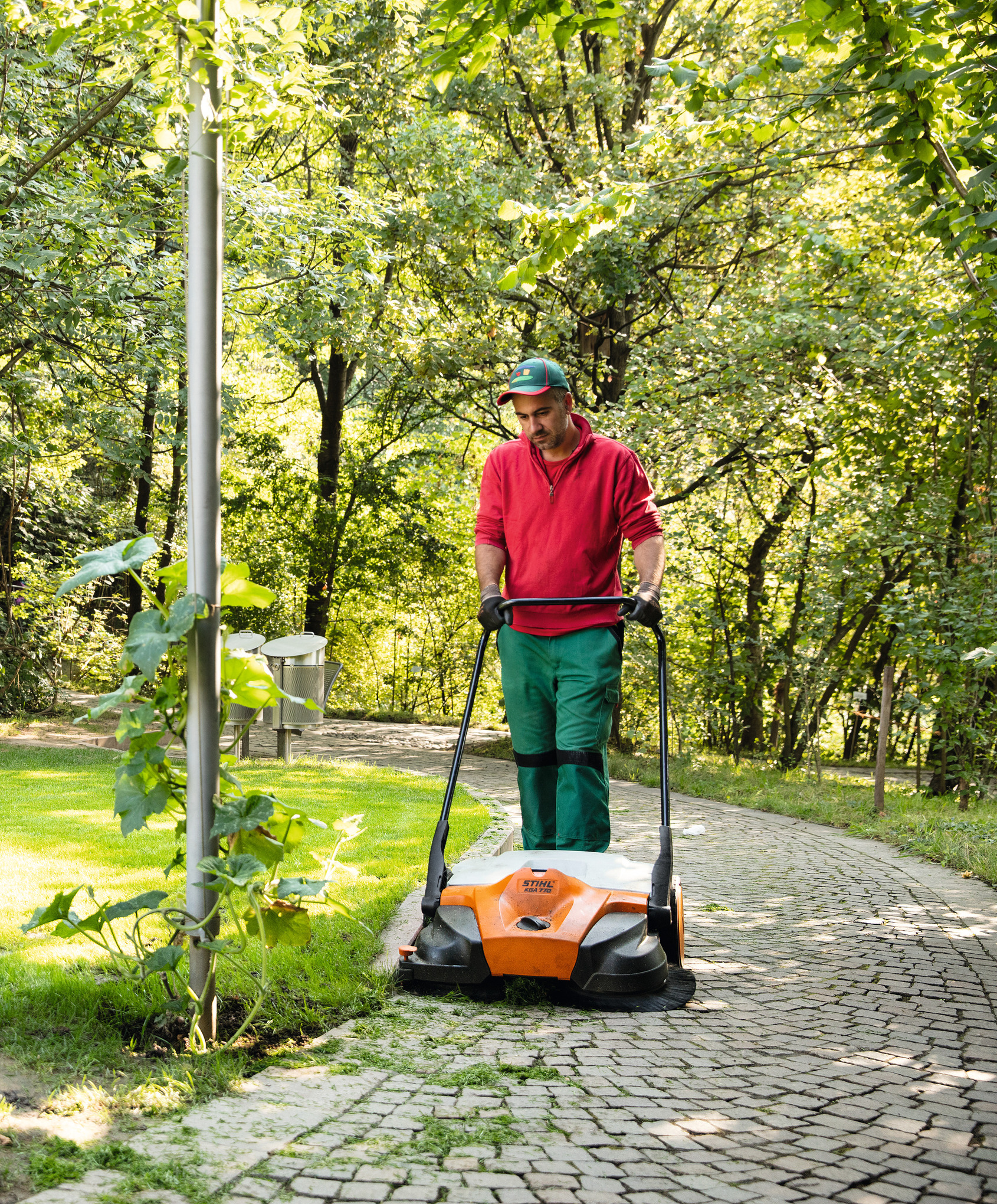 Balayeuse sur batterie STIHL KGA 770