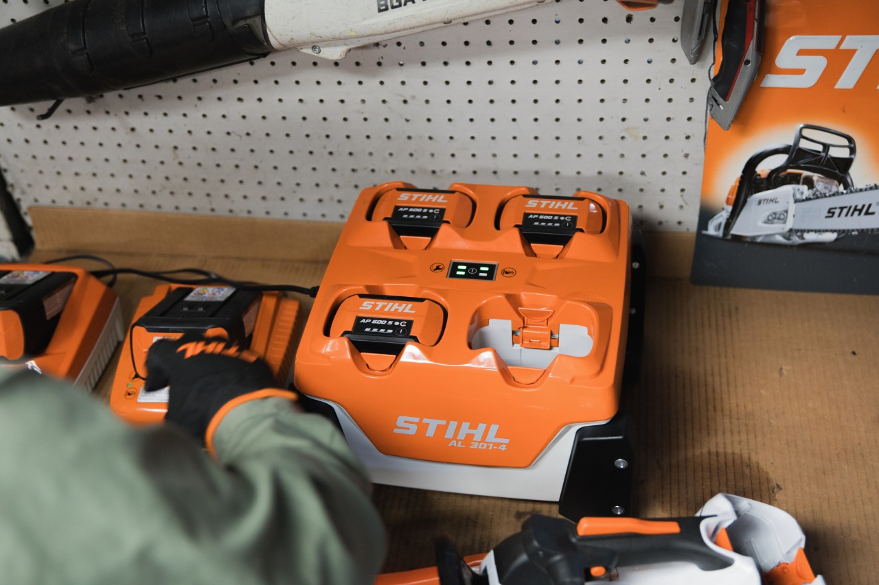 Multichargeur AL 301-4 avec 3 batteries AP 500 S C