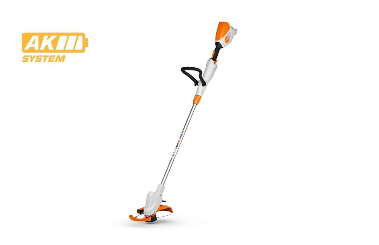 Image produit de la débroussailleuse à batterie STIHL FSA 50, icône de batterie en haut à gauche pour la gamme AI de STIHL